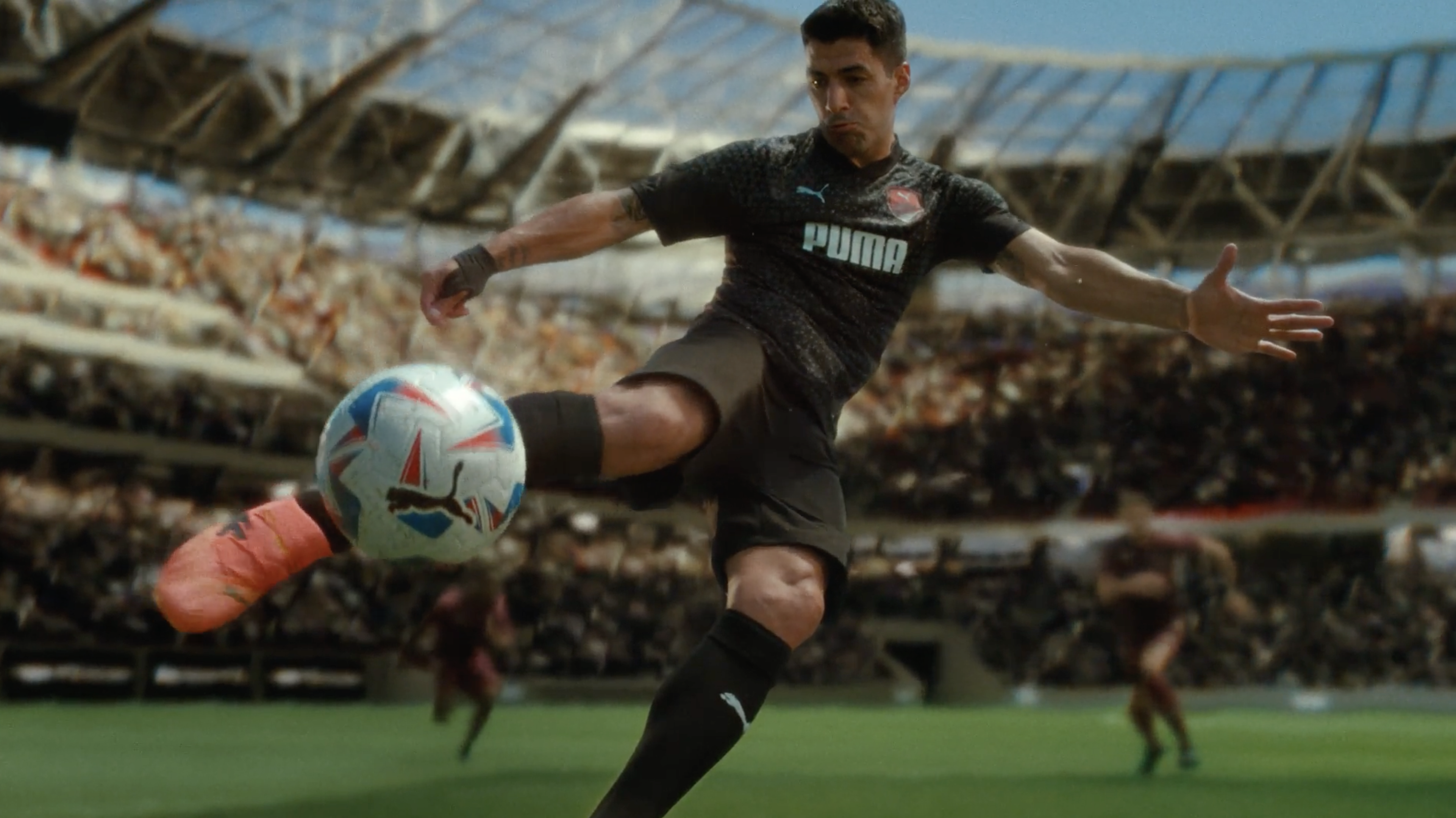 Woman with sunglasses walking down runway
